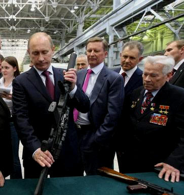 Путин и Калашников на Ижевском оружейном заводе