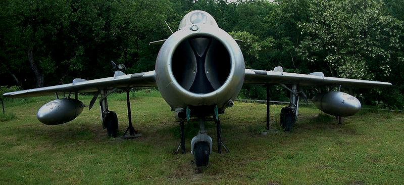 :MiG-15 RB2.jpg