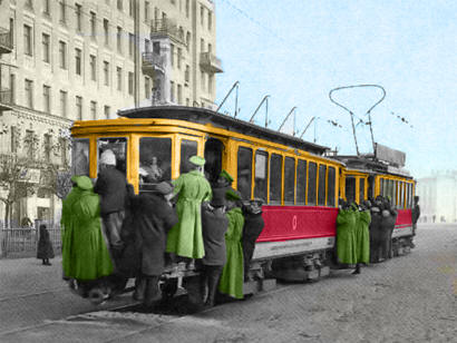 Трамвай типа Ф - фонарный - на Садовом кольце в районе Красных ворот напротив дома Афремова. Октябрь 1917 года