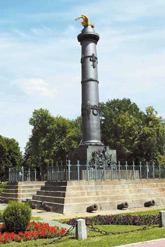 Монумент Славы, посвященный 100-летию Полтавской битвы