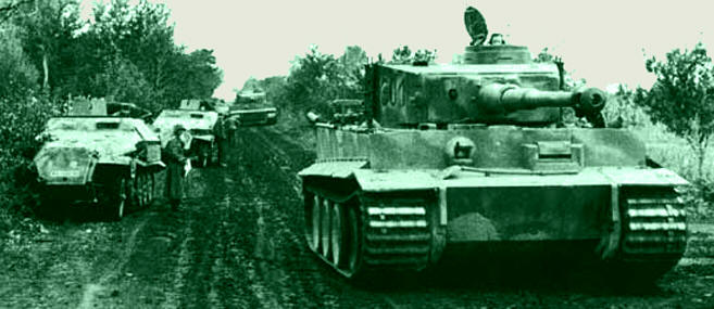 Тигр в районе Бердичева осенью 1943 года. На заднем плане – бронетранспортёр SdKfz.250 Тигр в районе Бердичева осенью 1943 года. На заднем плане – бронетранспортёр SdKfz.250