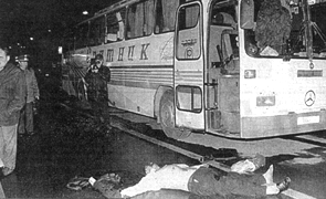 убитый террорист у захваченного автобуса