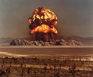 взрыв атомной бомбы