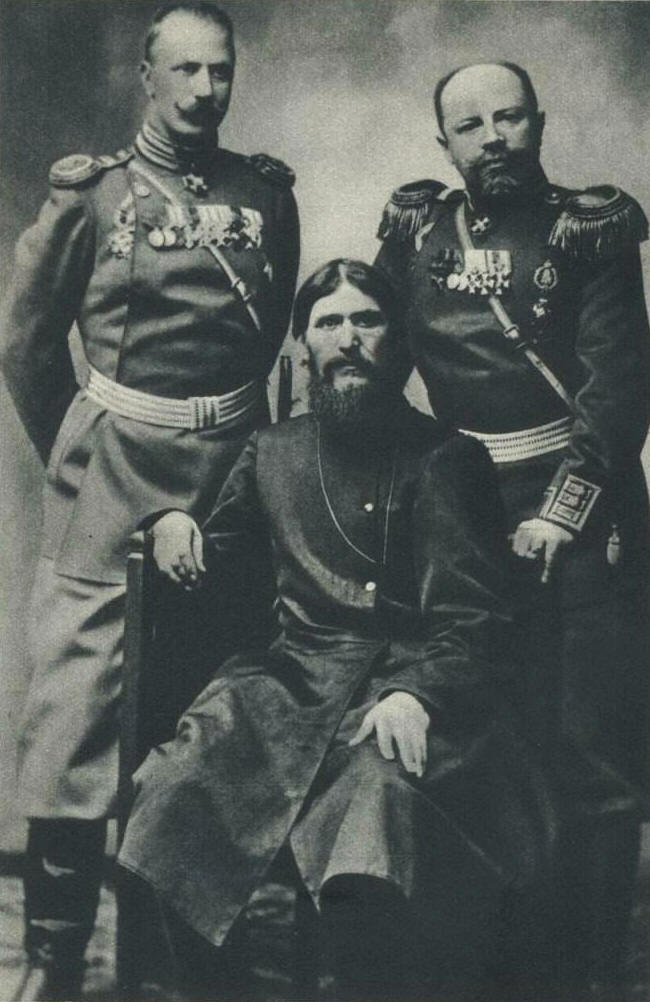 Распутин с полковником Ломаном и князем Путятиным