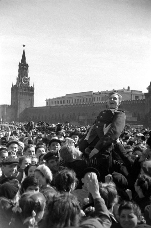 Красная площадь 9 мая 1945 года