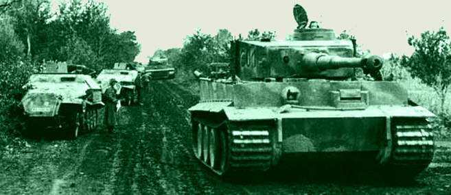 Тигр в районе Бердичева осенью 1943 года. На заднем плане – бронетранспортёр SdKfz.250