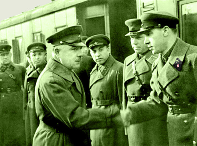 Ворошилов и Старинов